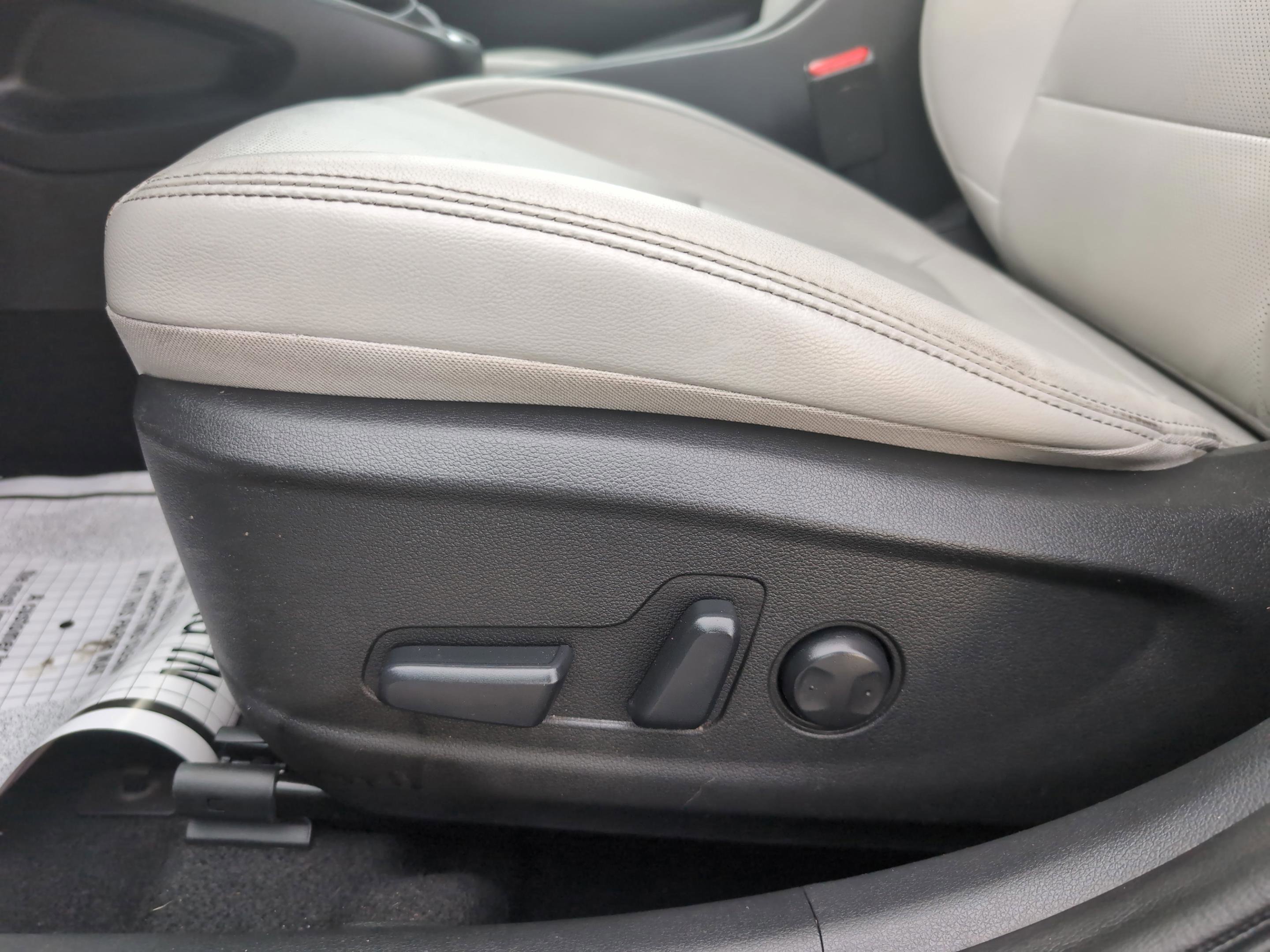 Used 2022 Hyundai Kona Limited image 15