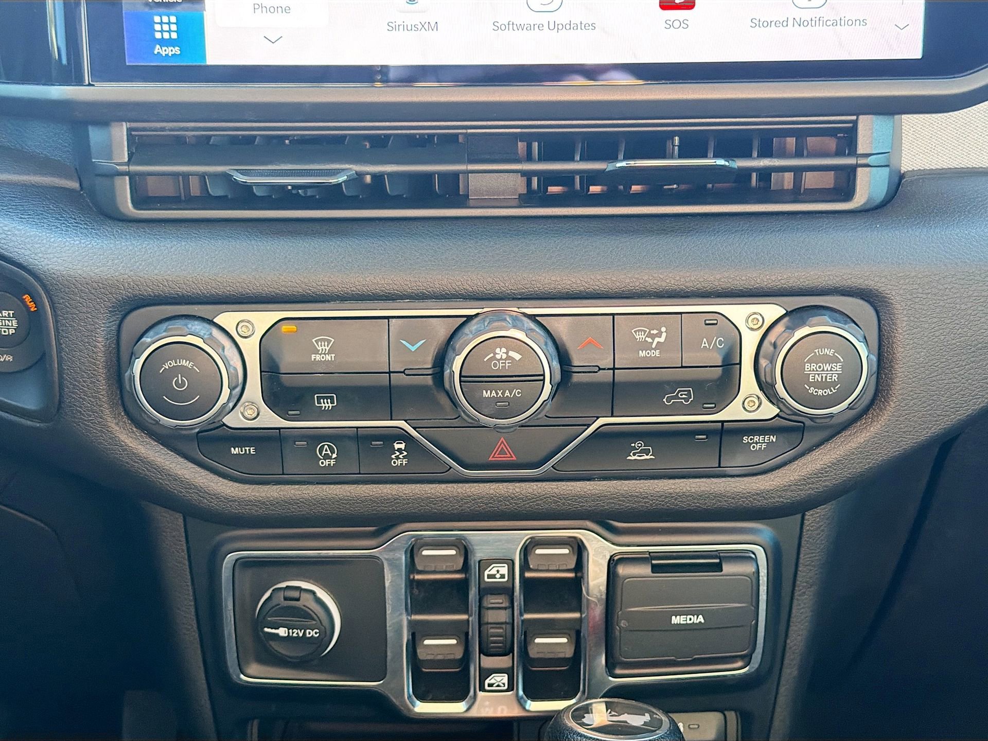 Used 2024 Jeep Wrangler Sport S image 33