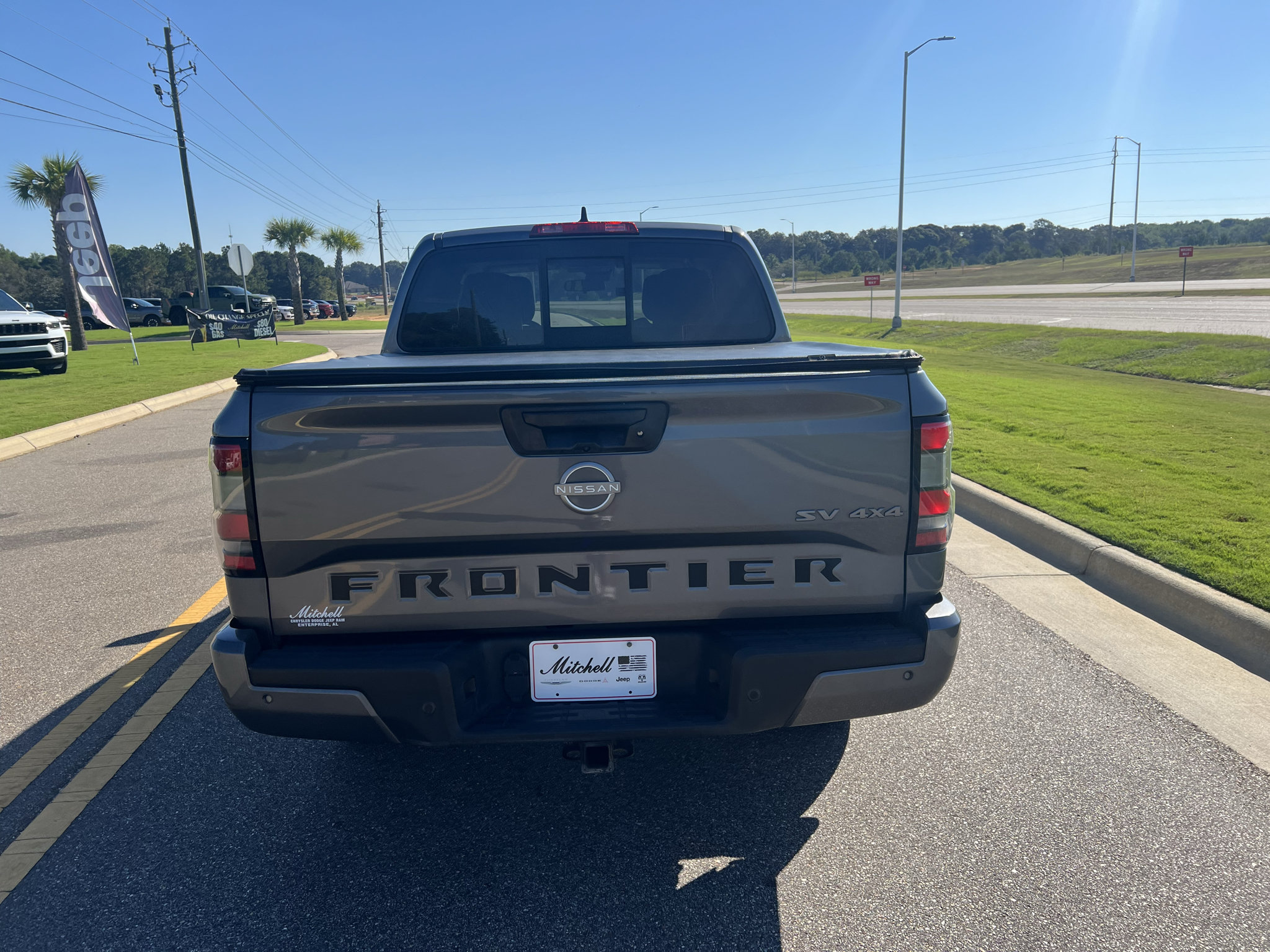 Used 2022 Nissan Frontier SV AWD/4WD image 11
