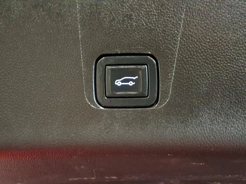 Used 2021 Chevrolet Traverse High Country AWD/4WD image 7