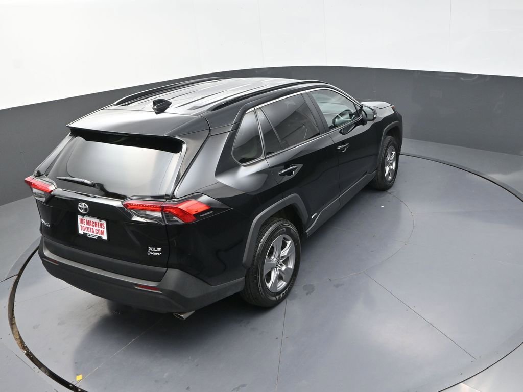 Used 2025 Toyota RAV4 XLE image 19