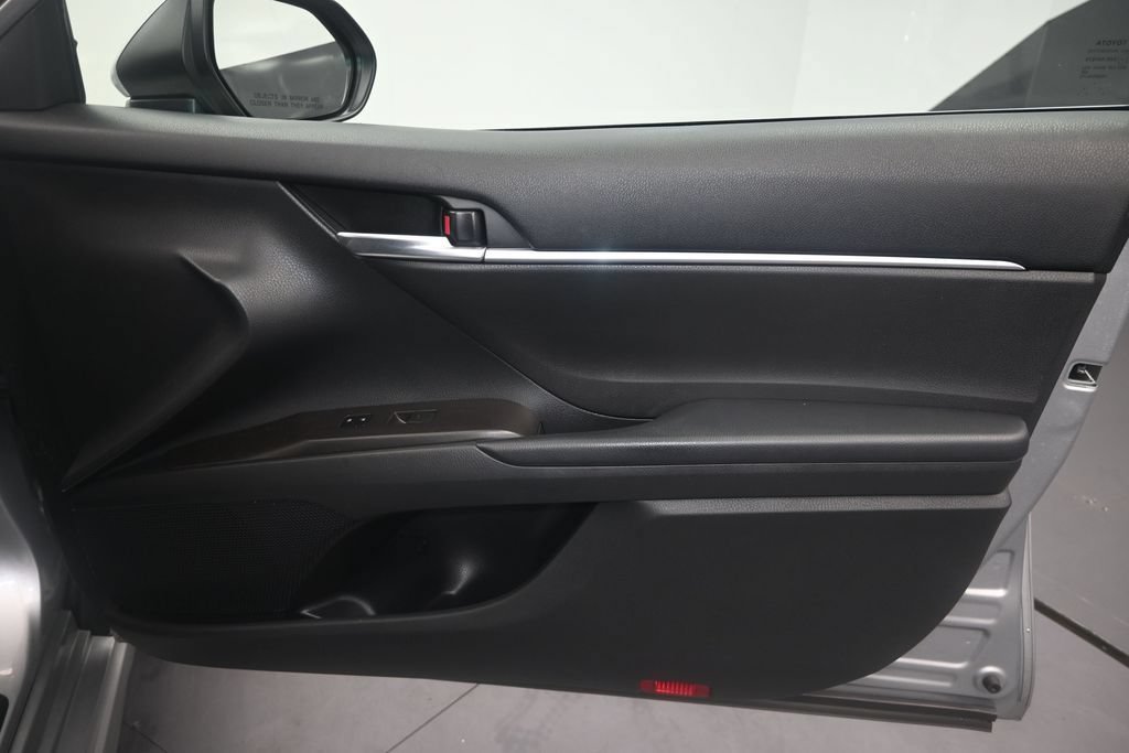 Used 2022 Toyota Camry SE FWD image 15
