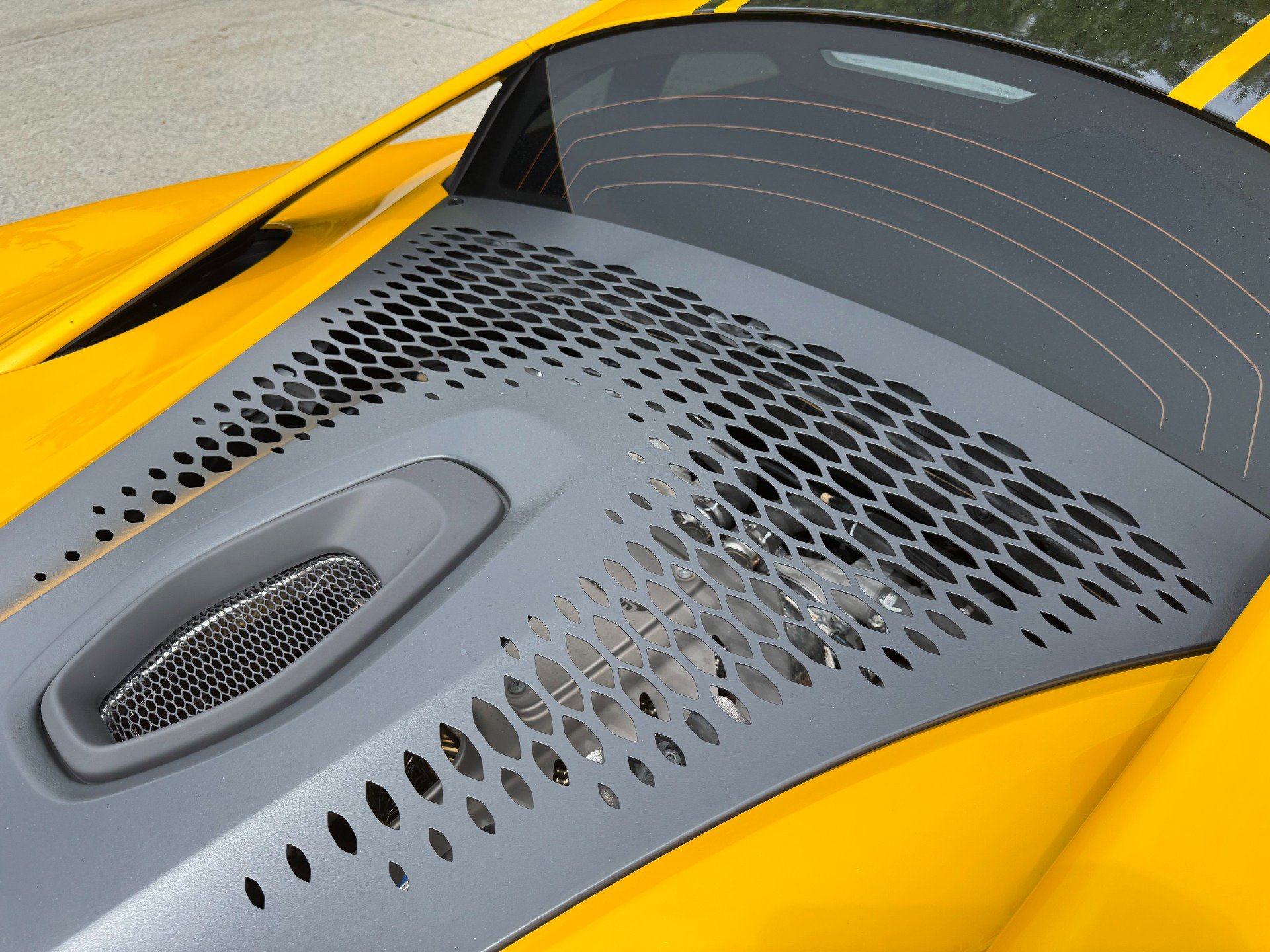 Used 2024 McLaren Artura RWD image 55