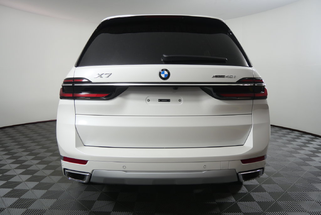Certified 2027 BMW X7 xDrive40i w/ Premium Package AWD/4WD image 4