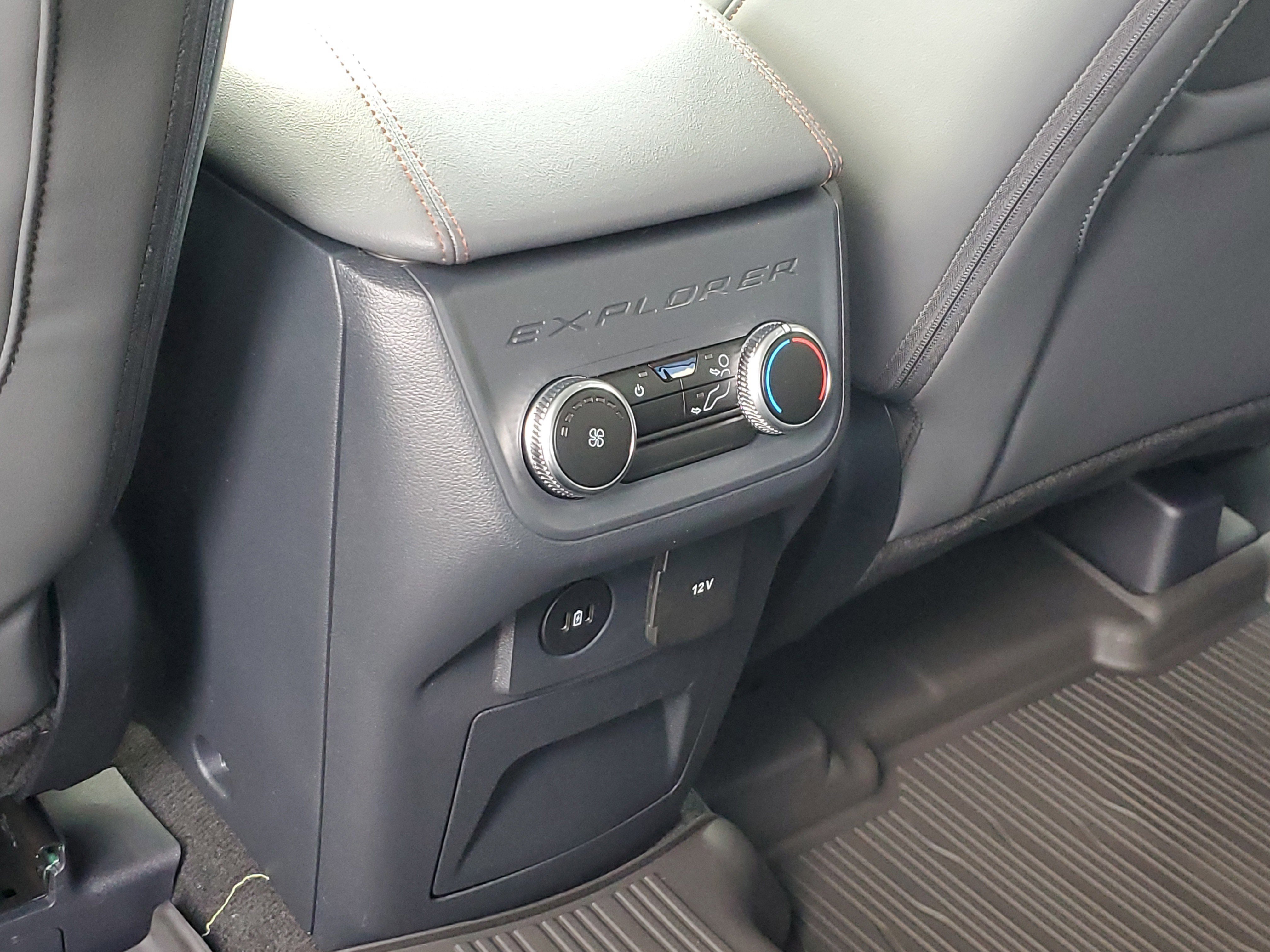 New 2025 Ford Explorer Active w/ Active Comfort Package image 12