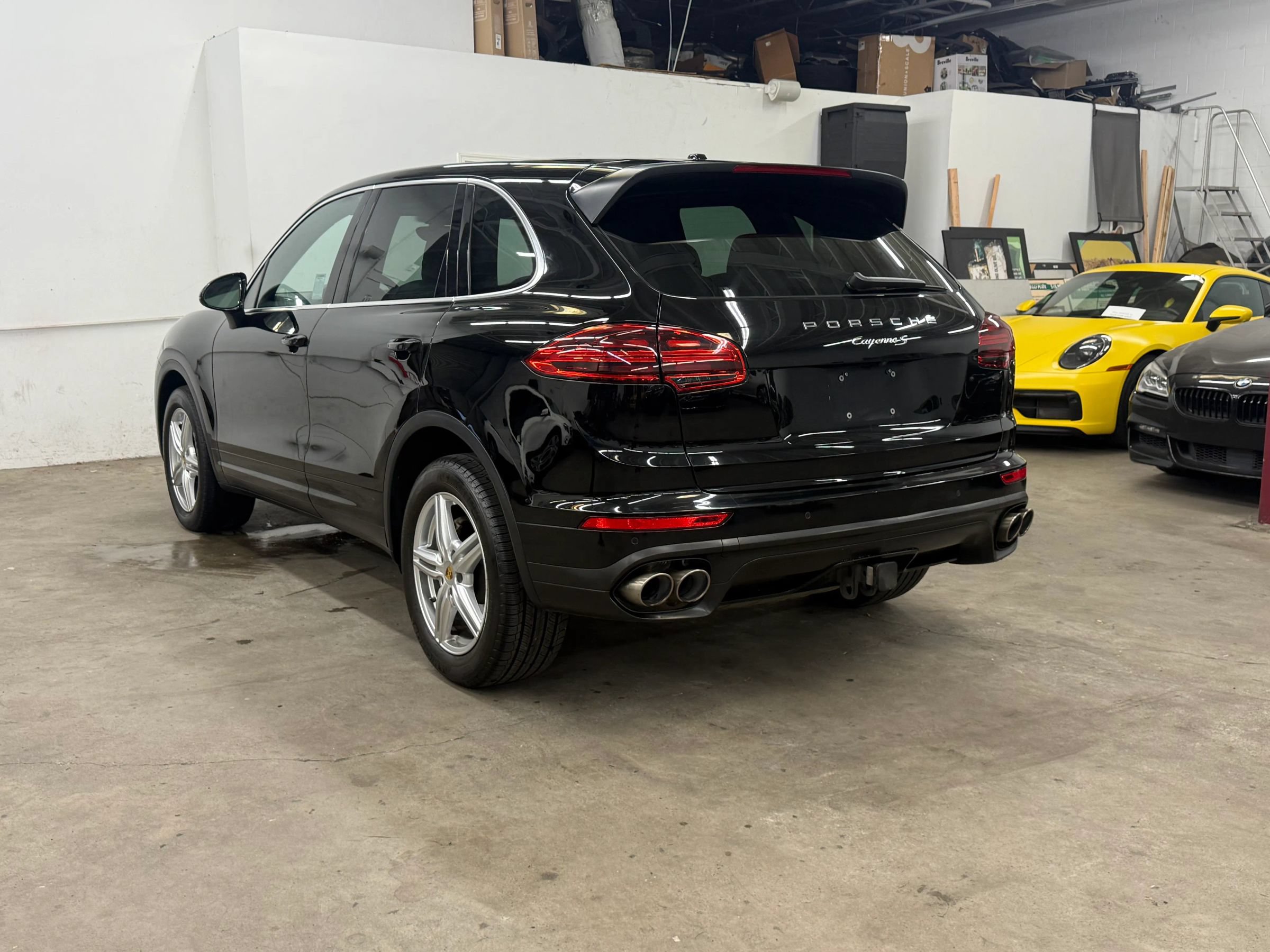 Used 2016 Porsche Cayenne S AWD/4WD image 4