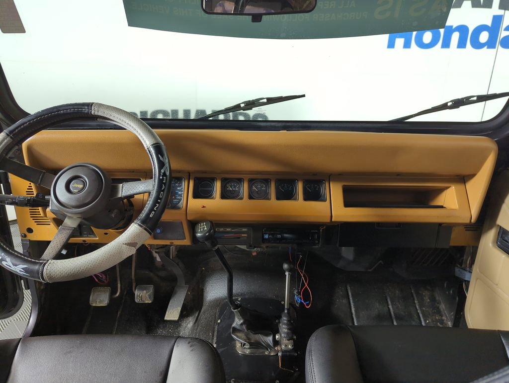 Used 1995 Jeep Wrangler S image 10