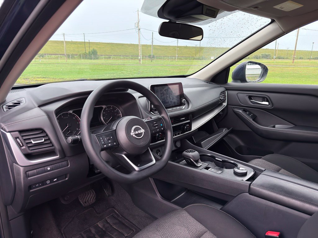 Used 2024 Nissan Rogue SV AWD/4WD image 22