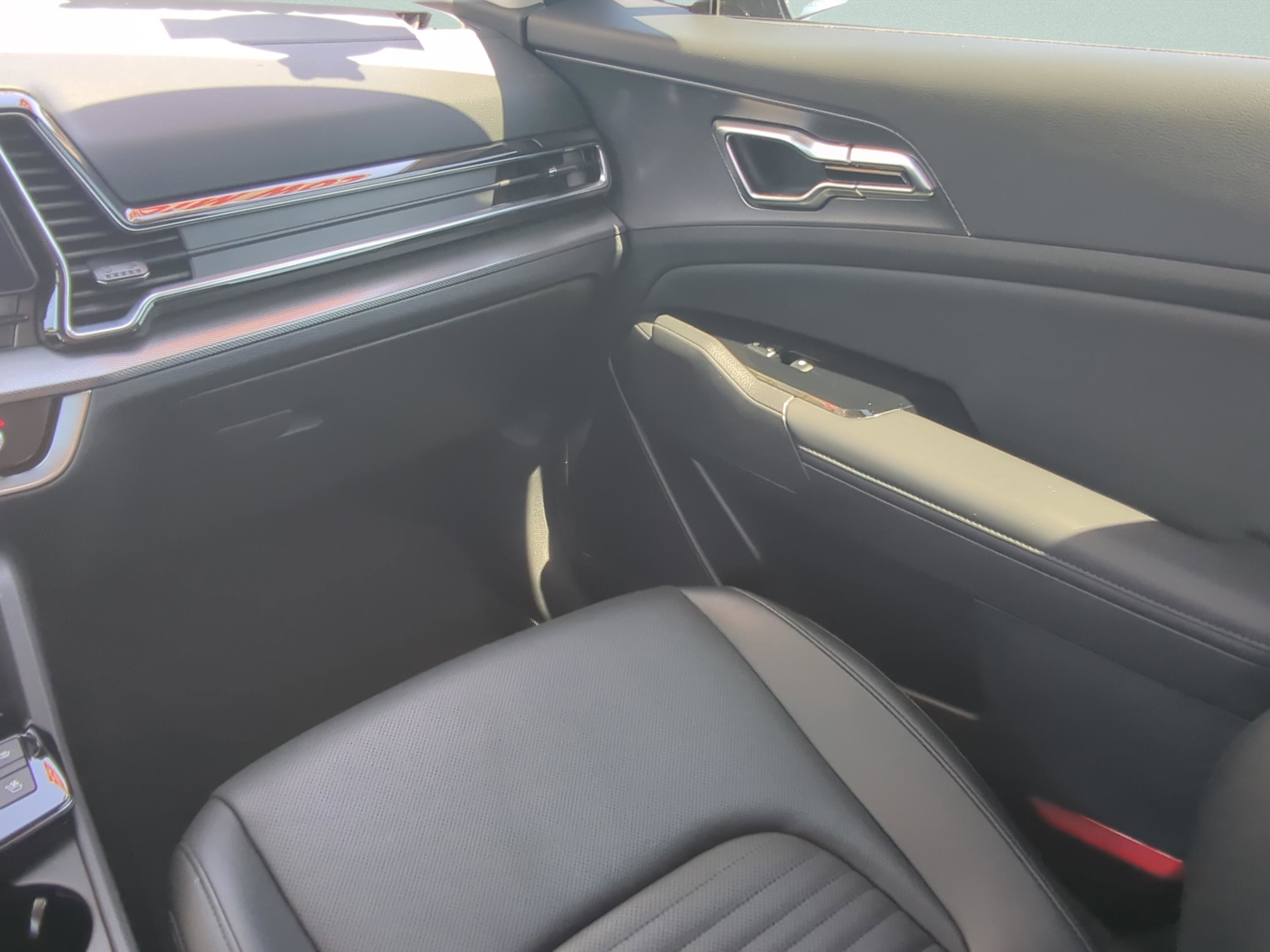 Certified 2025 Kia Sportage SX FWD image 14