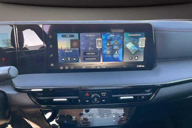 New 2026 Nissan Kicks SR w/ Cold Weather Package image 6