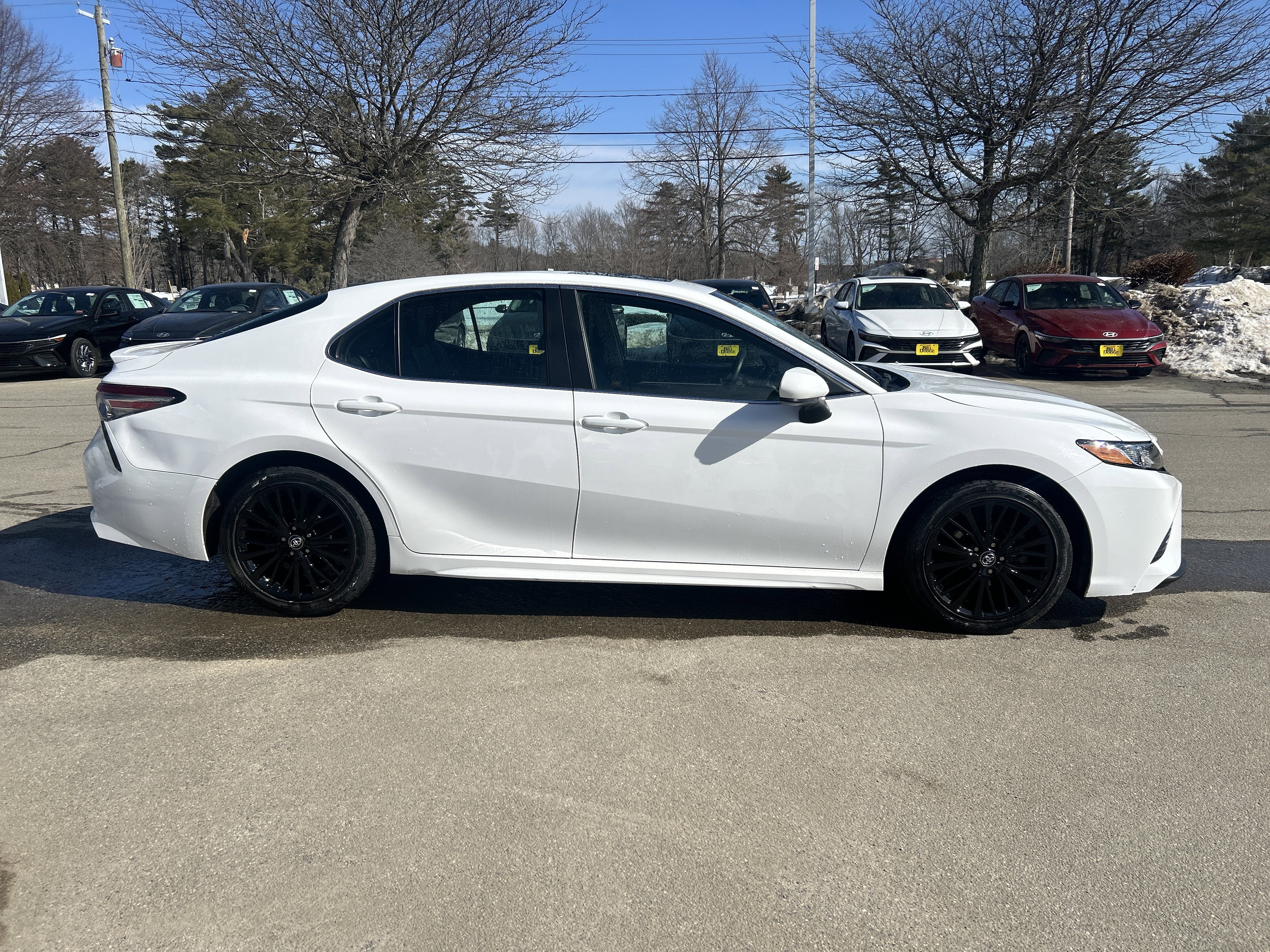 Used 2018 Toyota Camry SE w/ Moonroof Package image 4