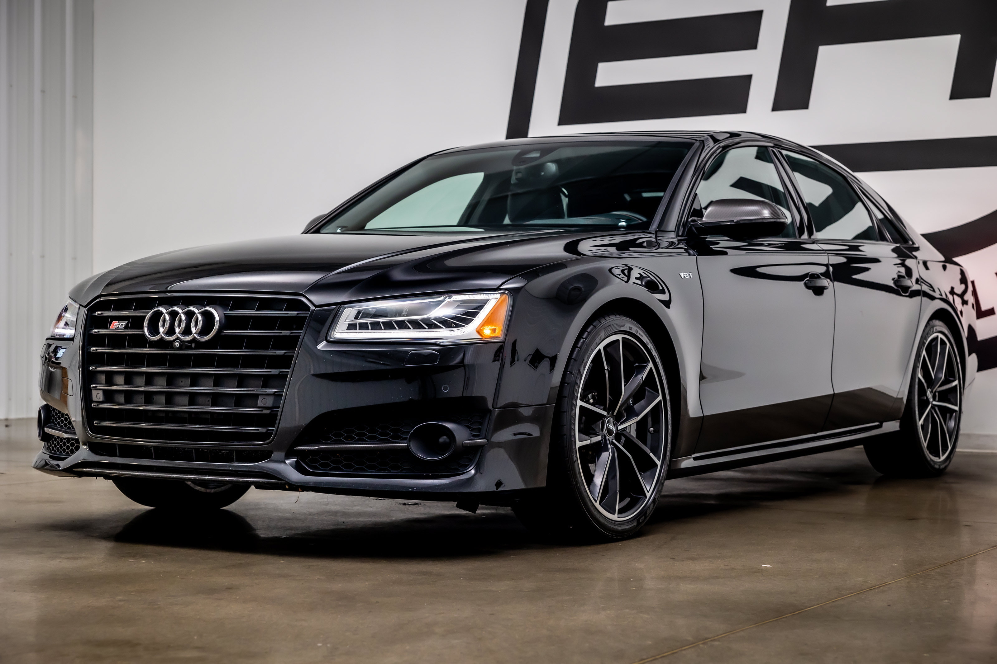 Used 2017 Audi S8 Plus AWD/4WD image 27