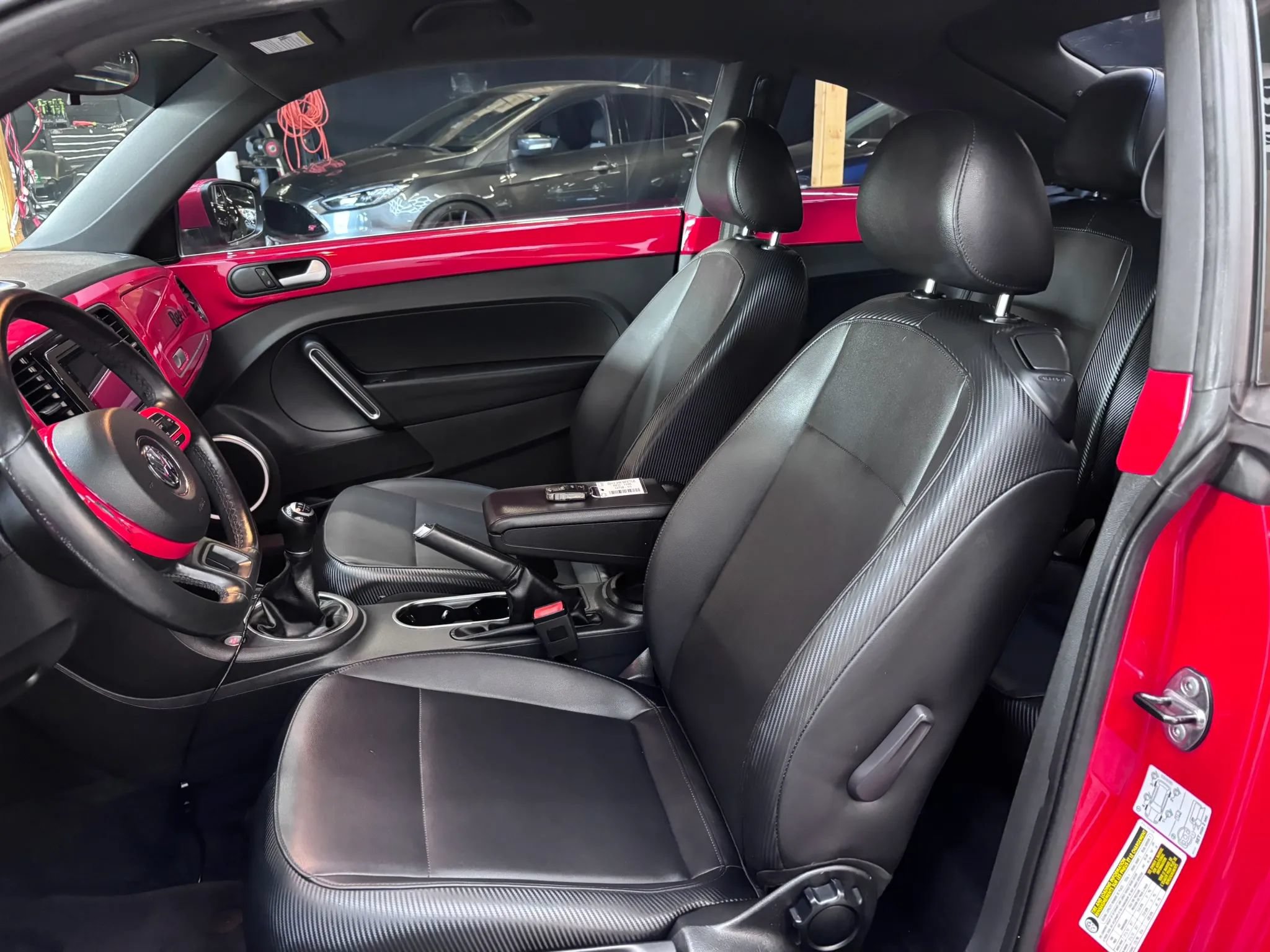Used 2013 Volkswagen Beetle TDI FWD image 8