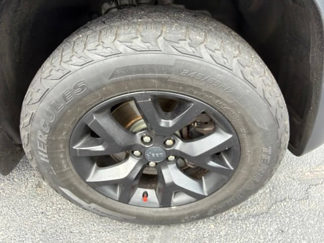 Used 2016 Jeep Cherokee Trailhawk AWD/4WD image 26