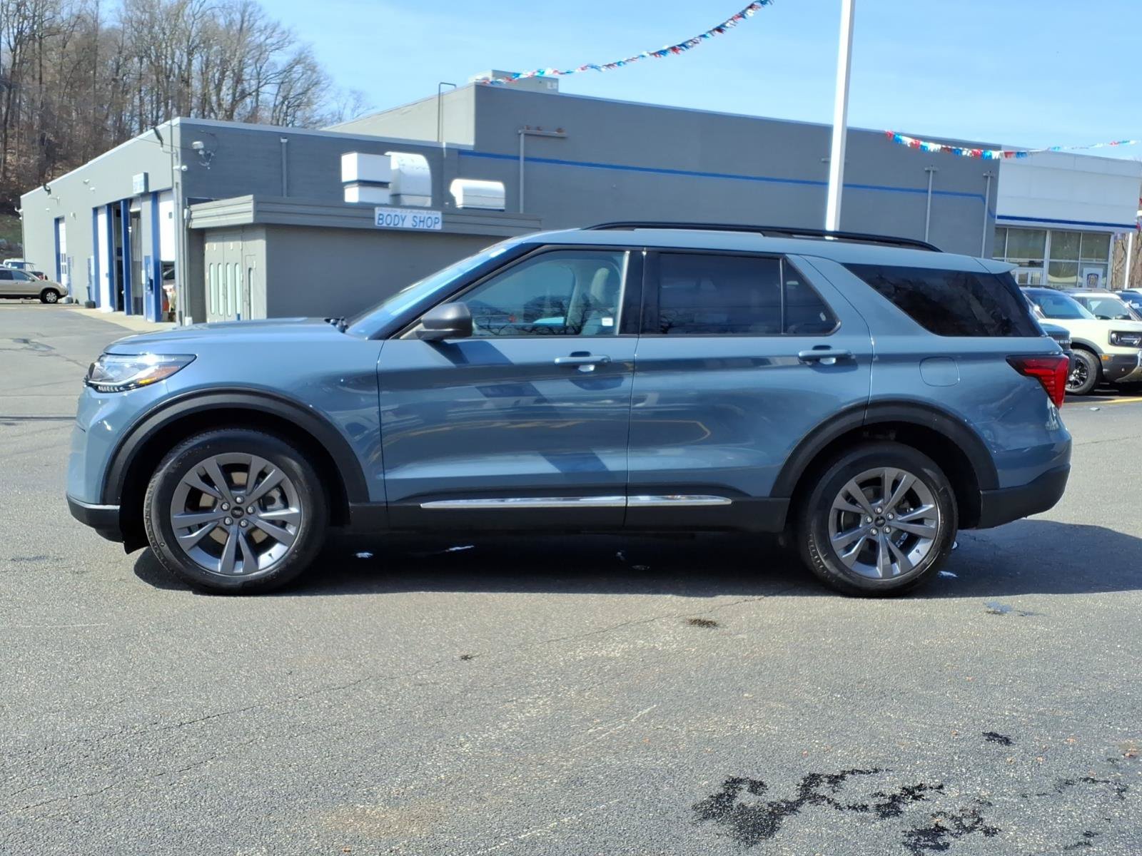 Certified 2025 Ford Explorer Active w/ Active Comfort Package AWD/4WD image 5