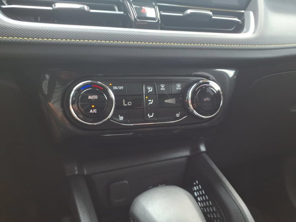 Used 2024 Chevrolet TrailBlazer ACTIV w/ Convenience Package AWD/4WD image 19
