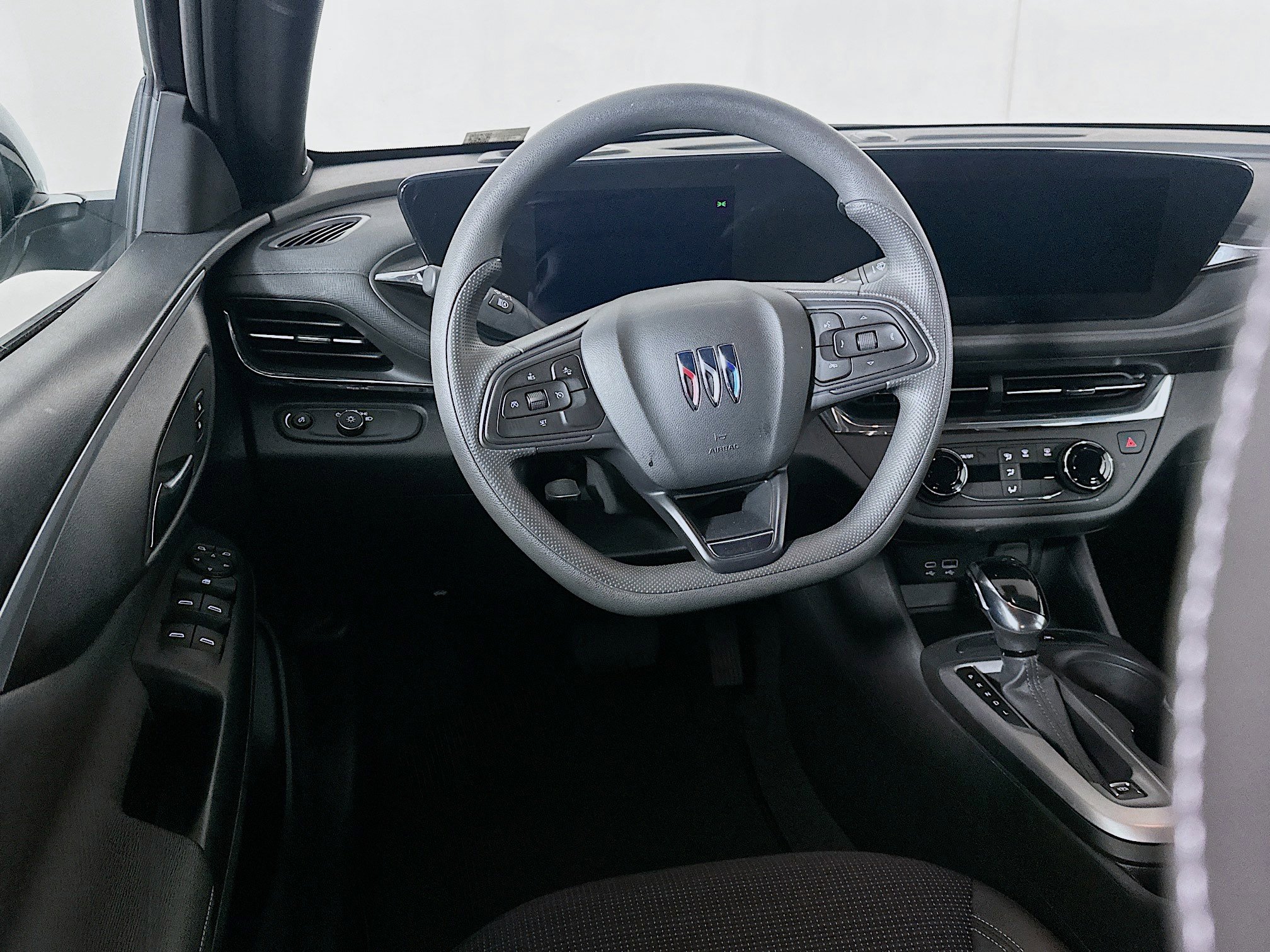 Used 2025 Buick Envista Preferred image 17