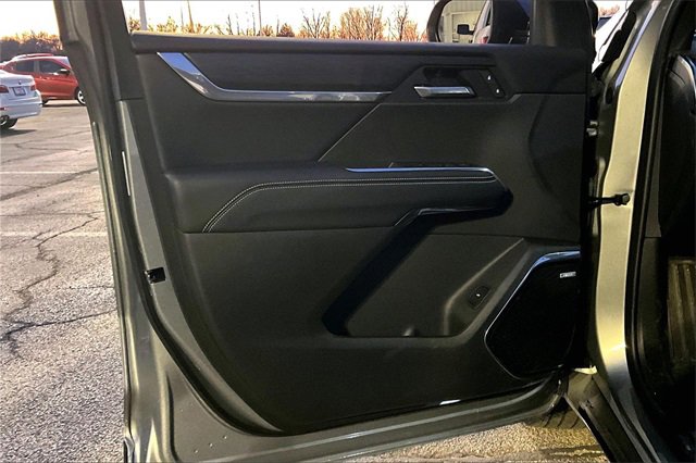 Used 2025 GMC Acadia Elevation image 20