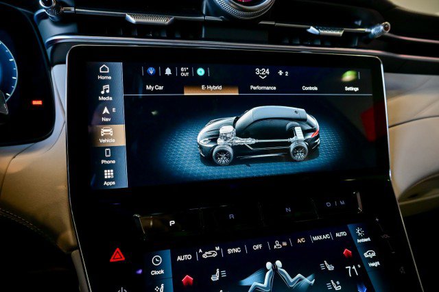 Used 2023 Maserati Grecale Modena image 38