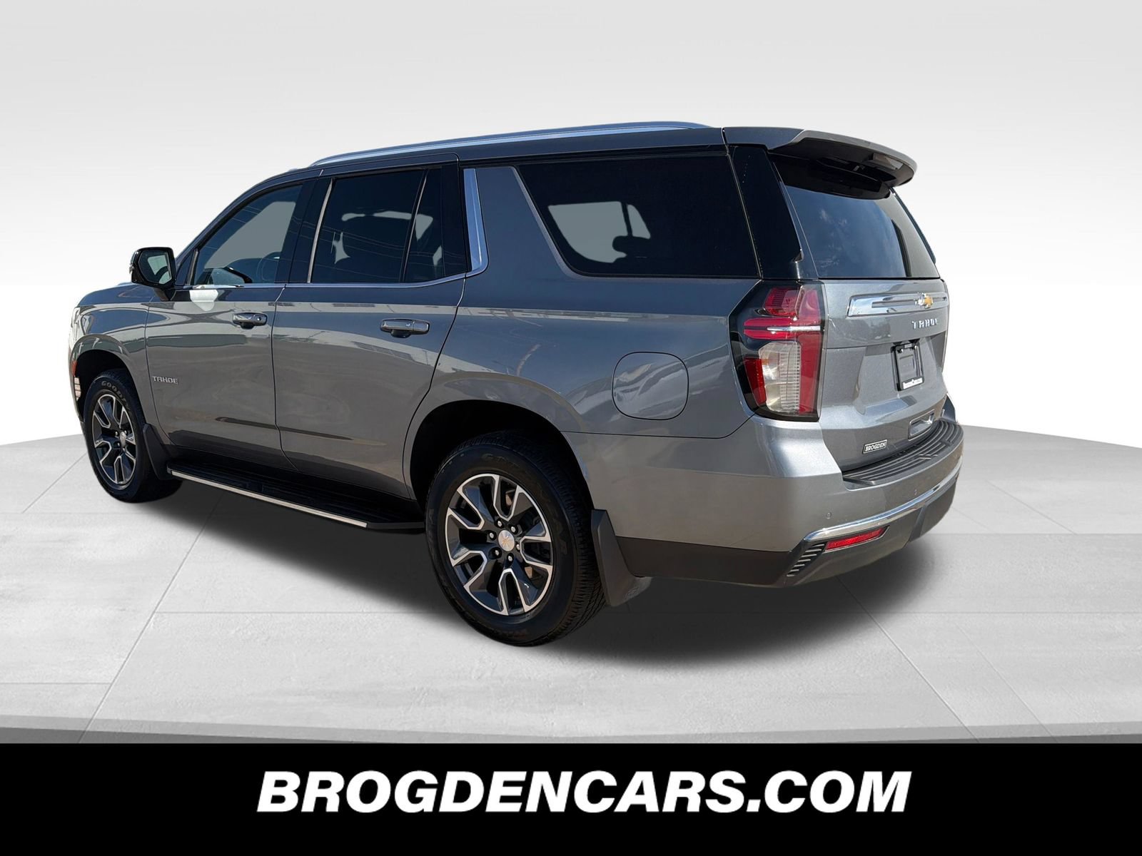 Used 2021 Chevrolet Tahoe LT w/ Luxury Package AWD/4WD image 6
