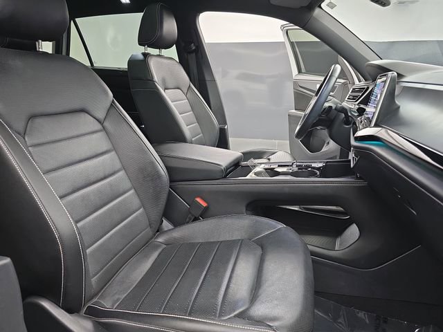 Used 2024 Volkswagen Atlas Cross Sport SEL R-Line AWD/4WD image 48