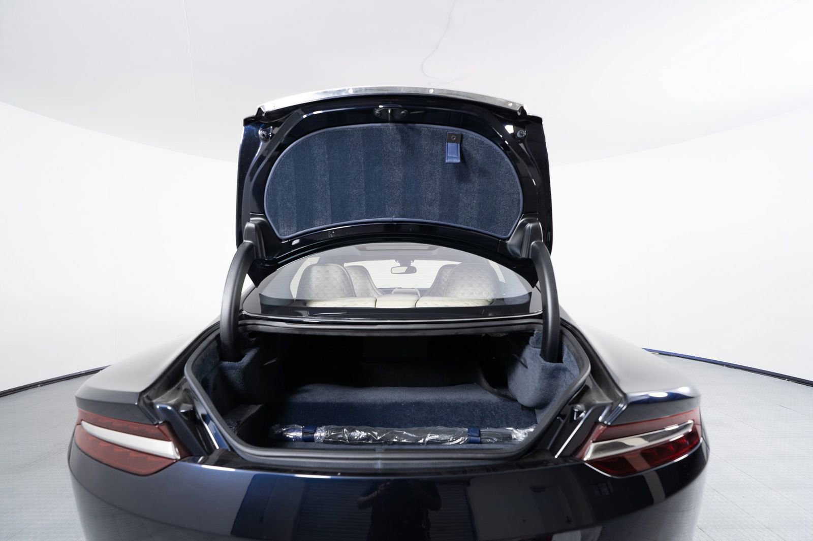 Used 2018 Aston Martin Lagonda RWD image 11