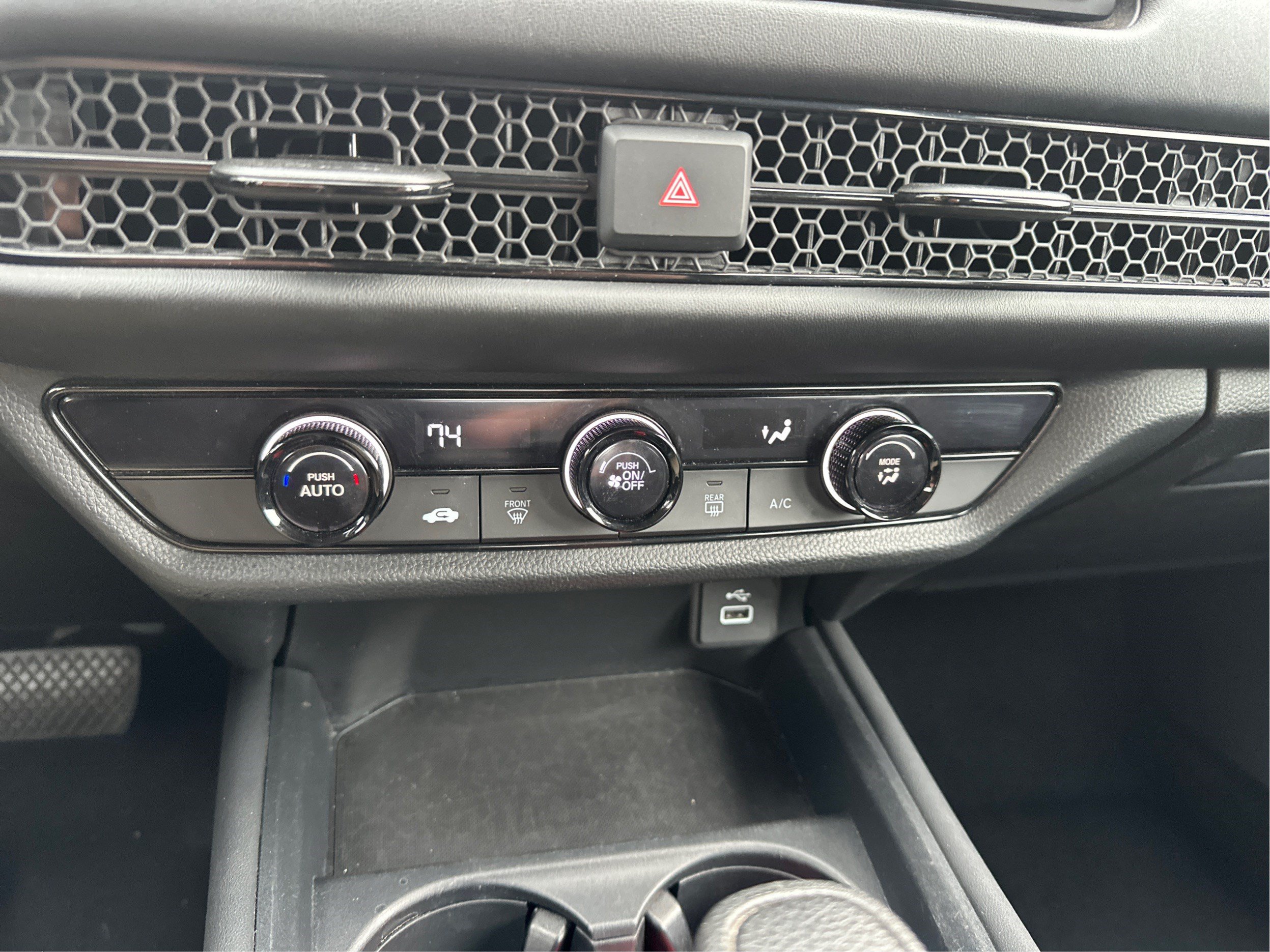 Used 2023 Honda HR-V LX image 29