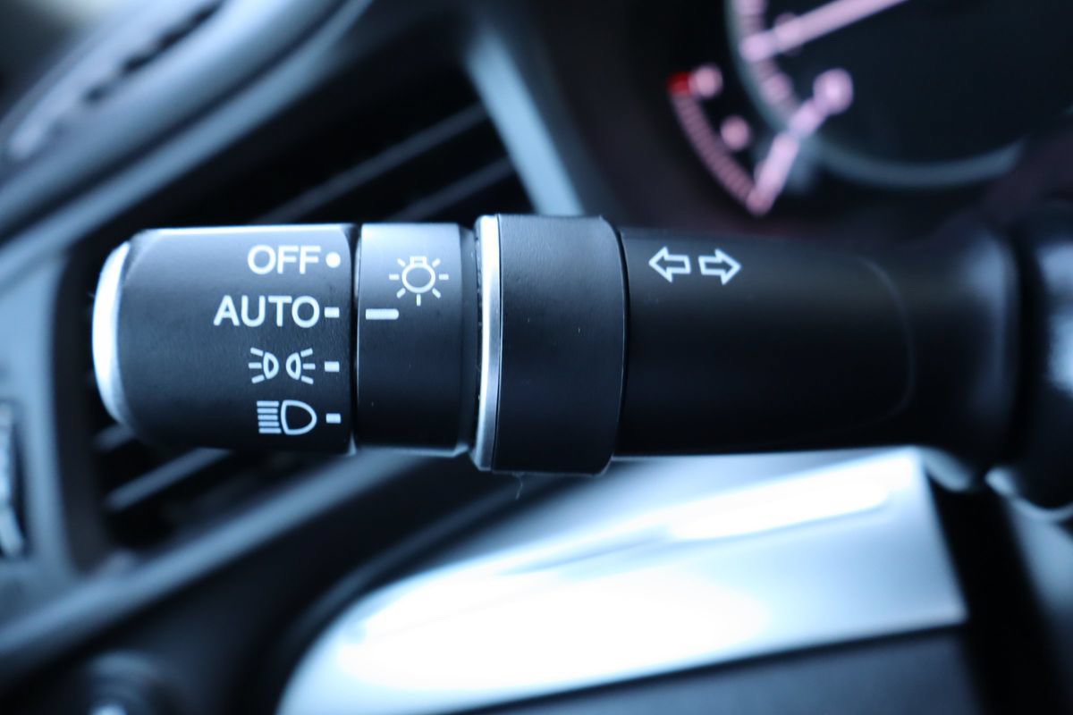 Used 2020 Acura ILX w/ Premium Package FWD image 32