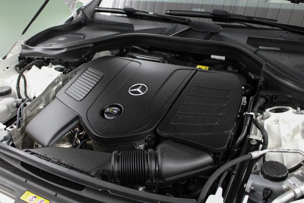 Used 2025 Mercedes-Benz GLC 300 image 40