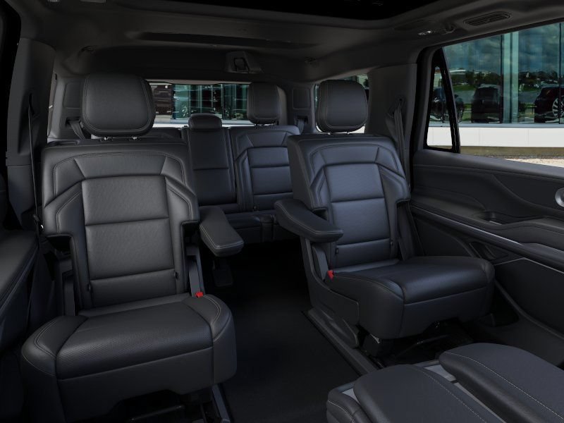 New 2026 Lincoln Navigator Reserve w/ Jet Appearance Package AWD/4WD image 11