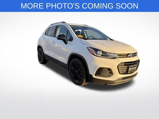 Used 2018 Chevrolet Trax LT w/ Sun & Sound Package image 1