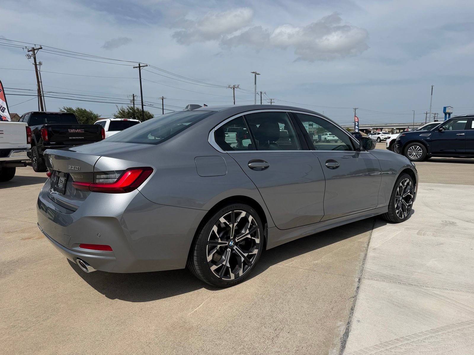 Used 2026 BMW 330i Sedan RWD image 7