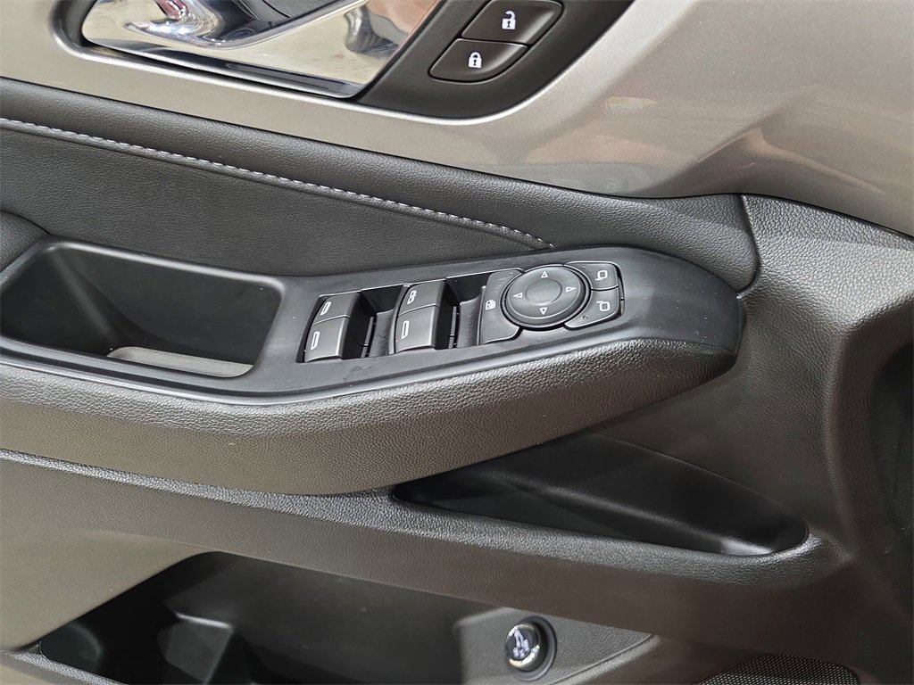 Used 2024 Chevrolet Traverse LT image 29