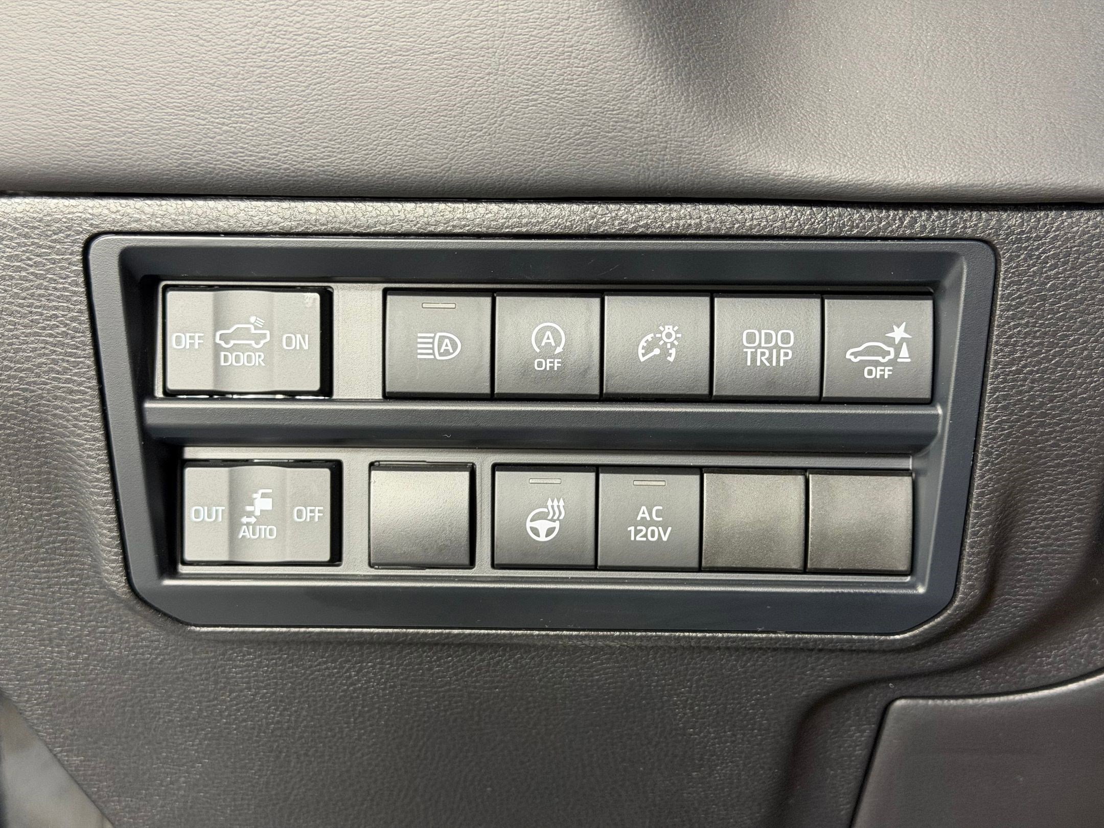 Used 2026 Toyota Tundra Platinum AWD/4WD image 32