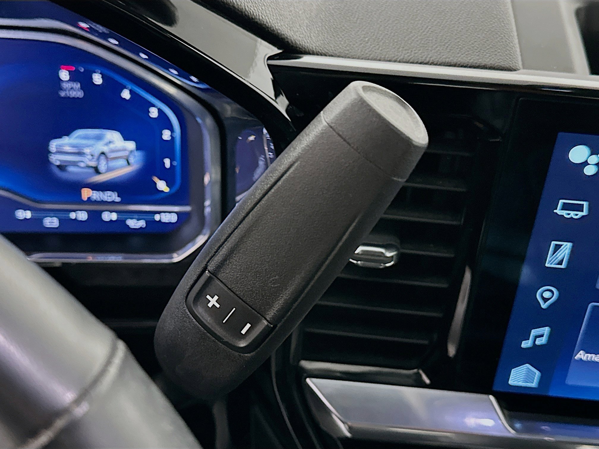 Used 2023 Chevrolet Silverado 1500 LT image 24