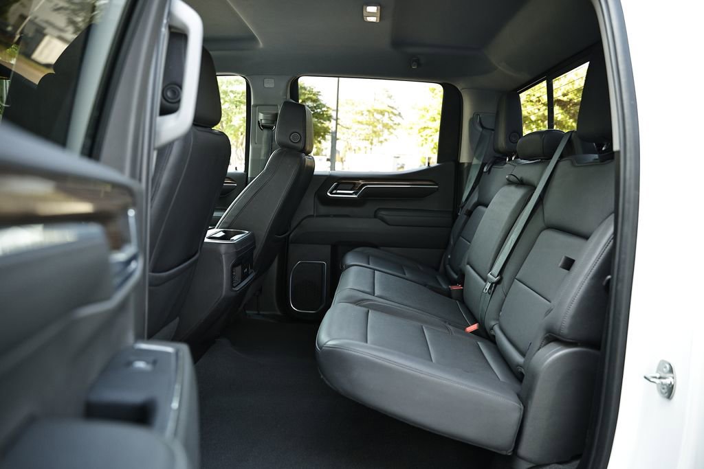 Used 2024 Chevrolet Silverado 1500 LT Trail Boss w/ LT Trail Boss Premium Package AWD/4WD image 26
