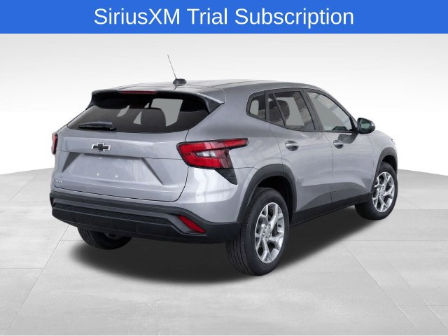 Used 2025 Chevrolet Trax LS w/ LS Convenience Package FWD image 7