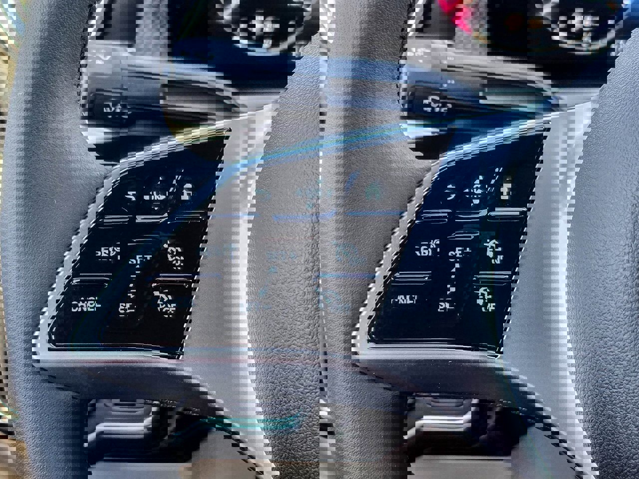 New 2025 Mercedes-Benz C 300 4MATIC Sedan image 24