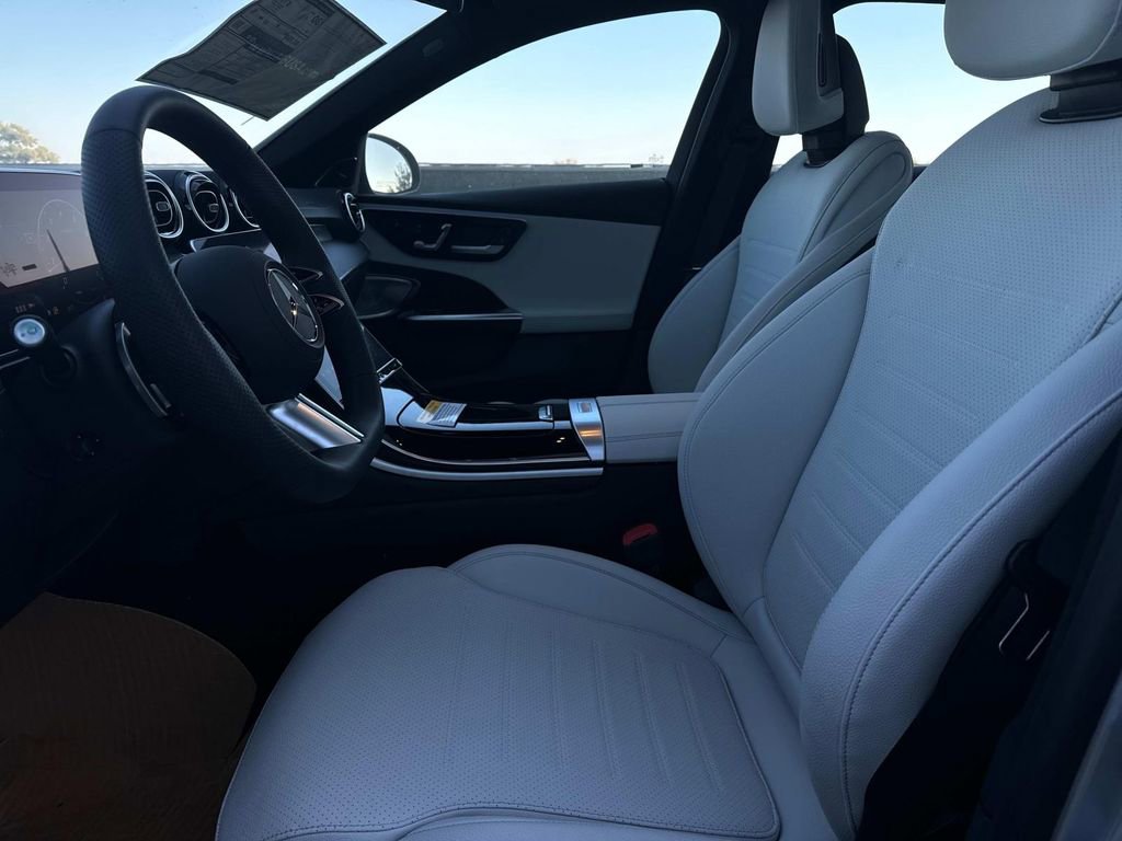 Used 2024 Mercedes-Benz C 300 Sedan image 9