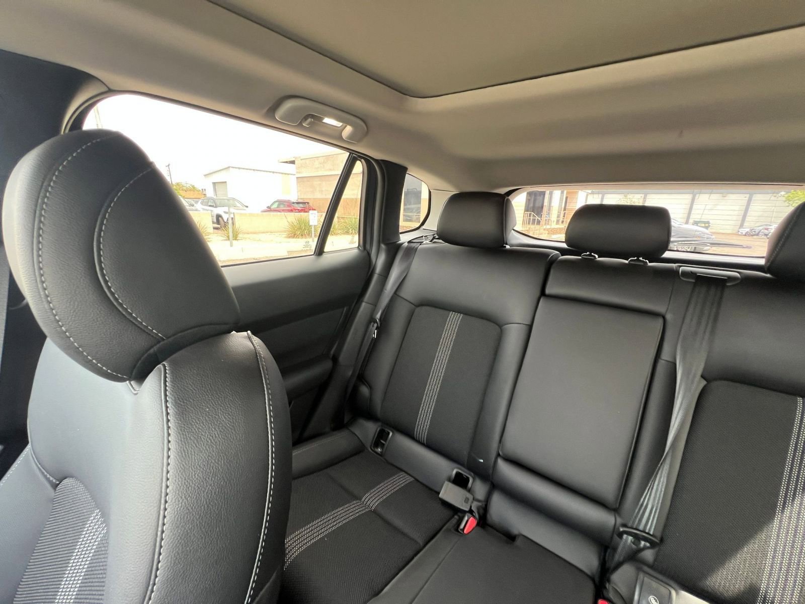 Used 2025 MAZDA CX-50 AWD 2.5 S w/ Premium Package image 40