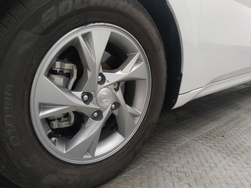 Used 2021 Hyundai Elantra SE image 31