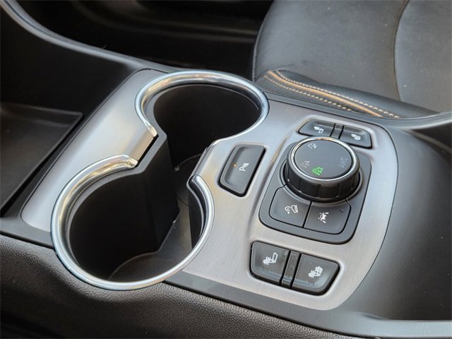 Used 2024 GMC Terrain AT4 w/ Infotainment Package II image 33