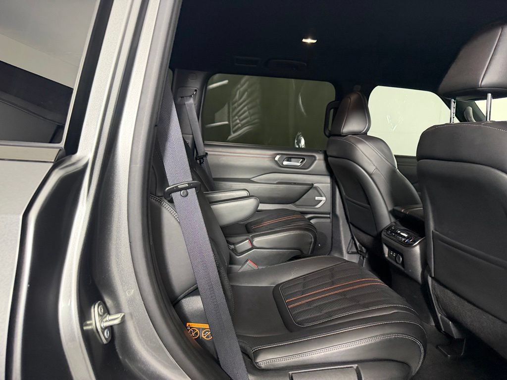 Used 2026 Nissan Armada PRO-4X w/ Captain's Chari Seat Package AWD/4WD image 21
