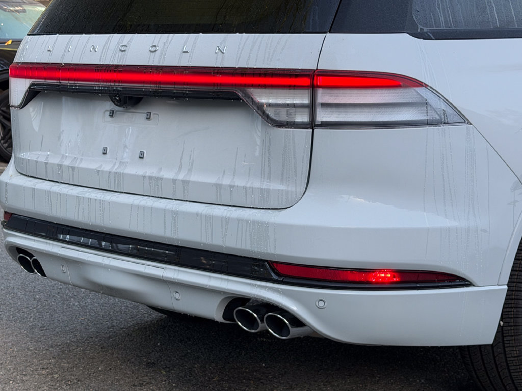 New 2027 Lincoln Aviator AWD w/ Jet Appearance Package image 6