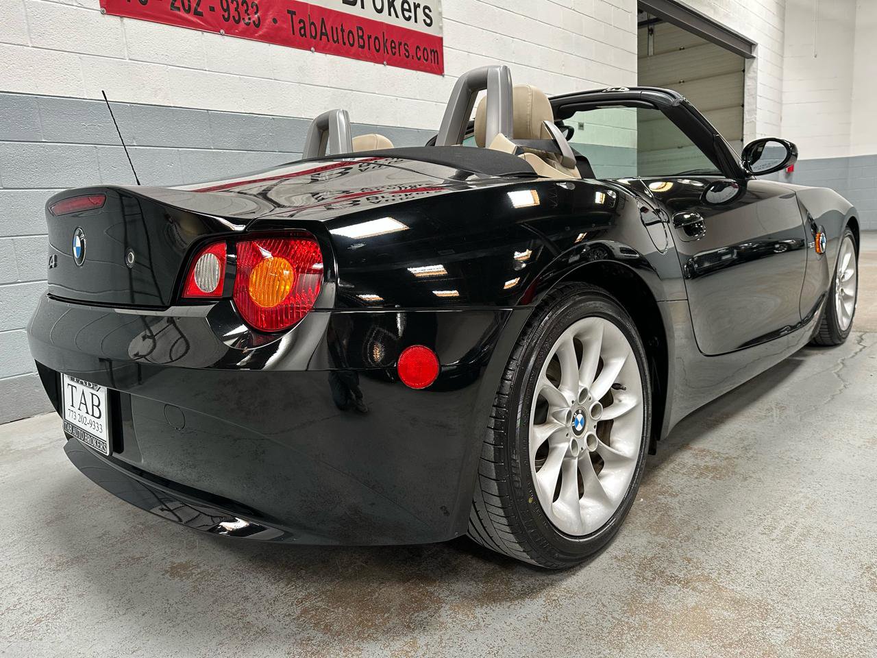 Used 2003 BMW Z4 2.5i image 3
