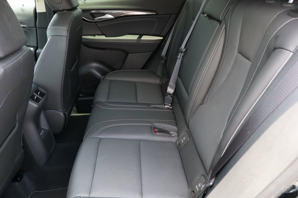 Certified 2022 Buick Envision Essence w/ Technology Package I FWD image 23