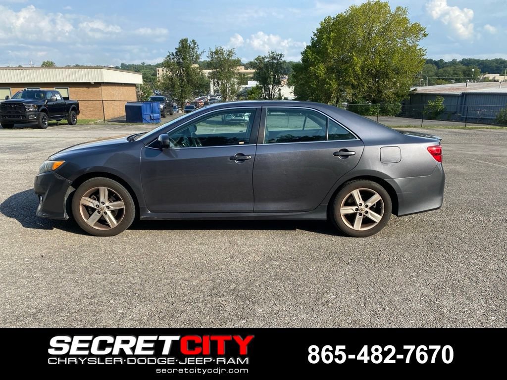 Used 2014 Toyota Camry SE FWD image 8