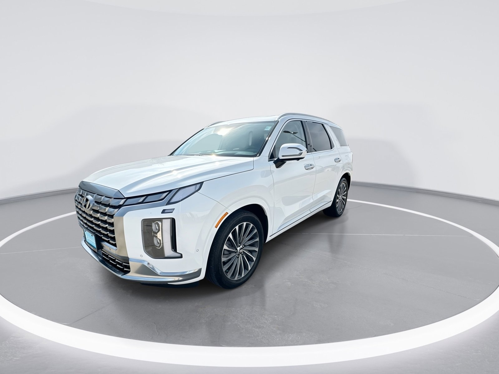 Used 2024 Hyundai Palisade Calligraphy image 4