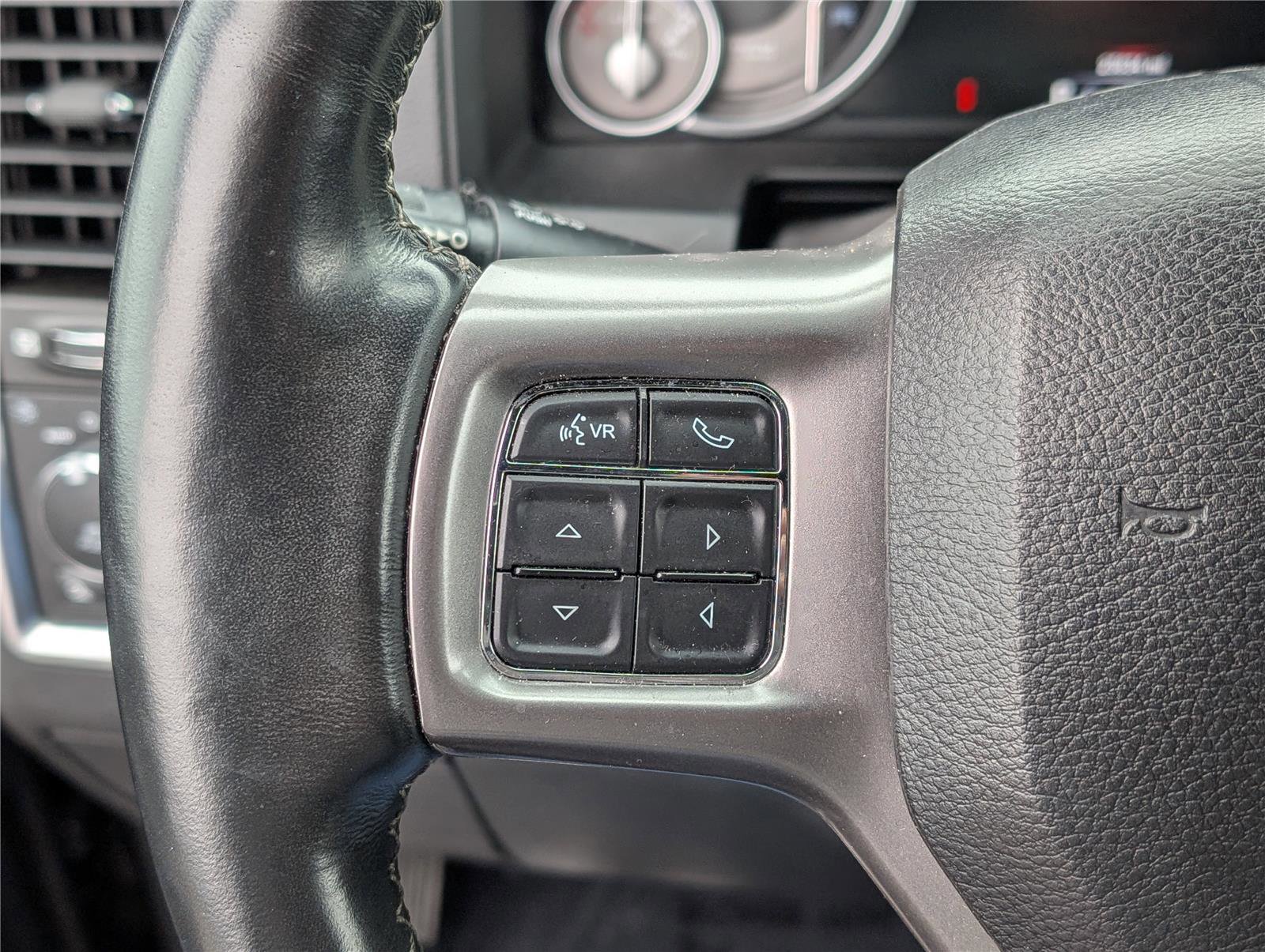 Used 2018 RAM 3500 Laramie Longhorn image 22