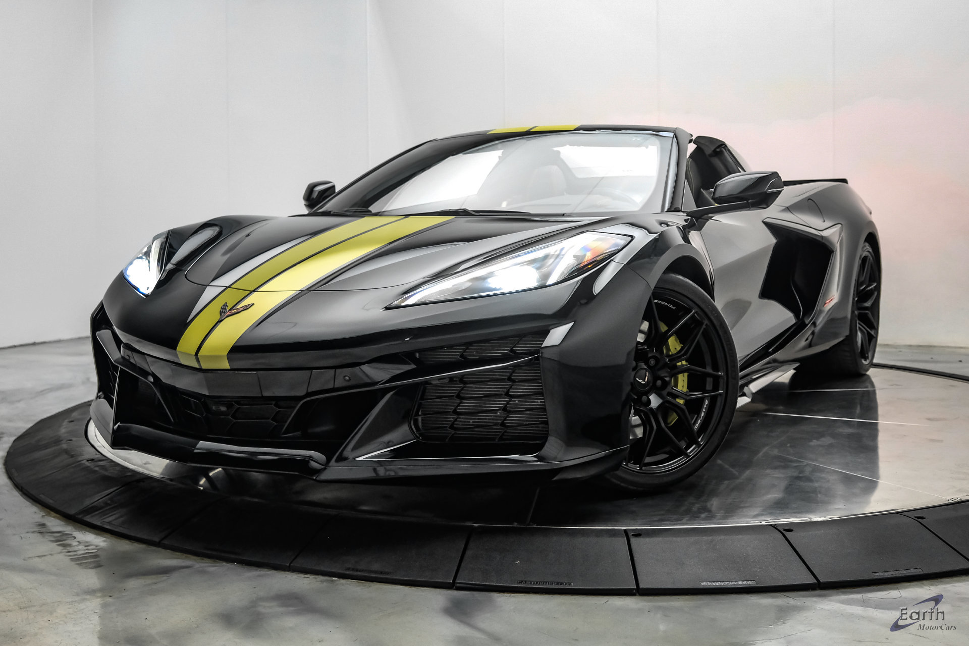 Used 2023 Chevrolet Corvette Z06 w/ Stealth Interior Trim Package RWD image 6